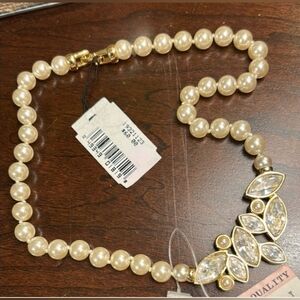 Savvy Pearl Necklace with Gold and Clear Crystal Accents